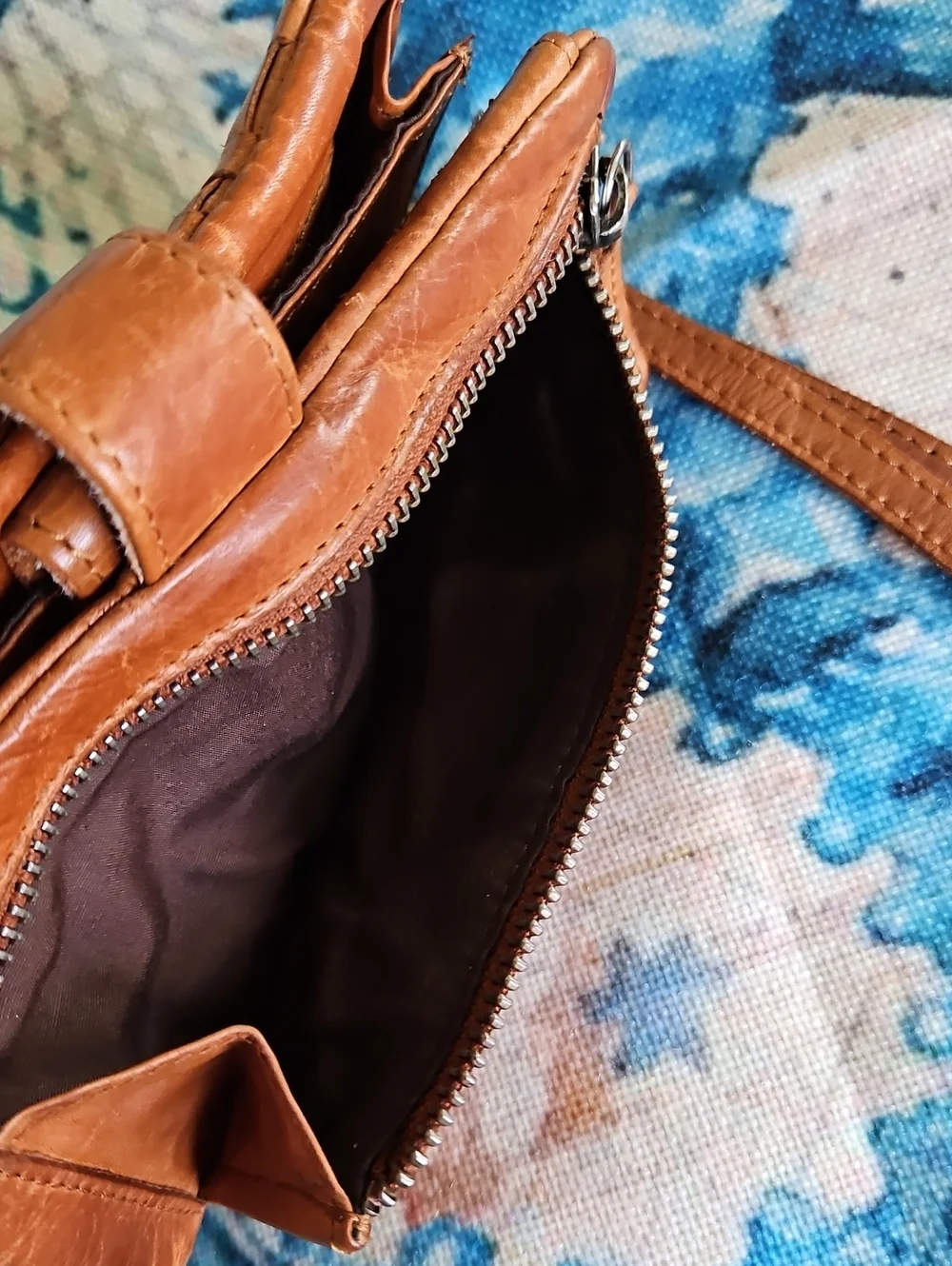 Vilenca Holland Woven Leather Wristlet